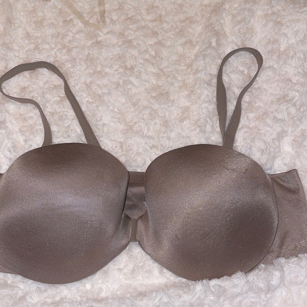 Victoria’s Secret strapless bra. Color: Grey. Size: 36C.